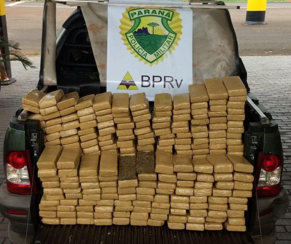 PRE apreende mais de 100kg de droga na PR -323