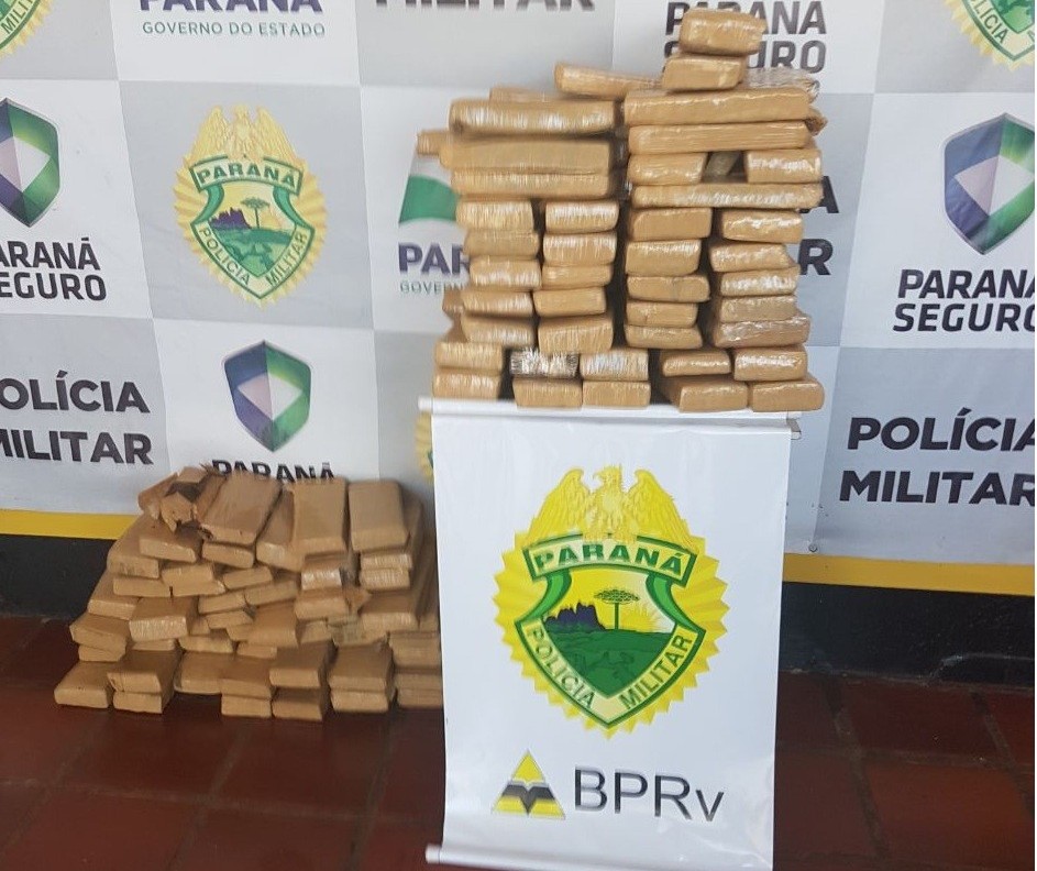 PRE apreende 142 kg de maconha na PR-323