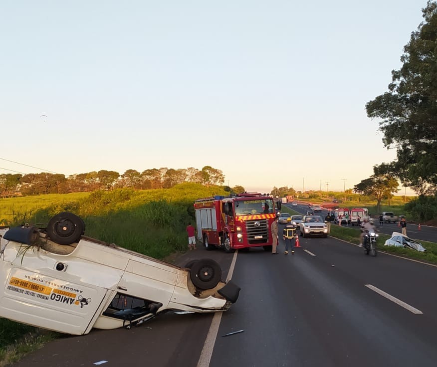 Vídeo: quatro pessoas ficam feridas em acidente na BR-376