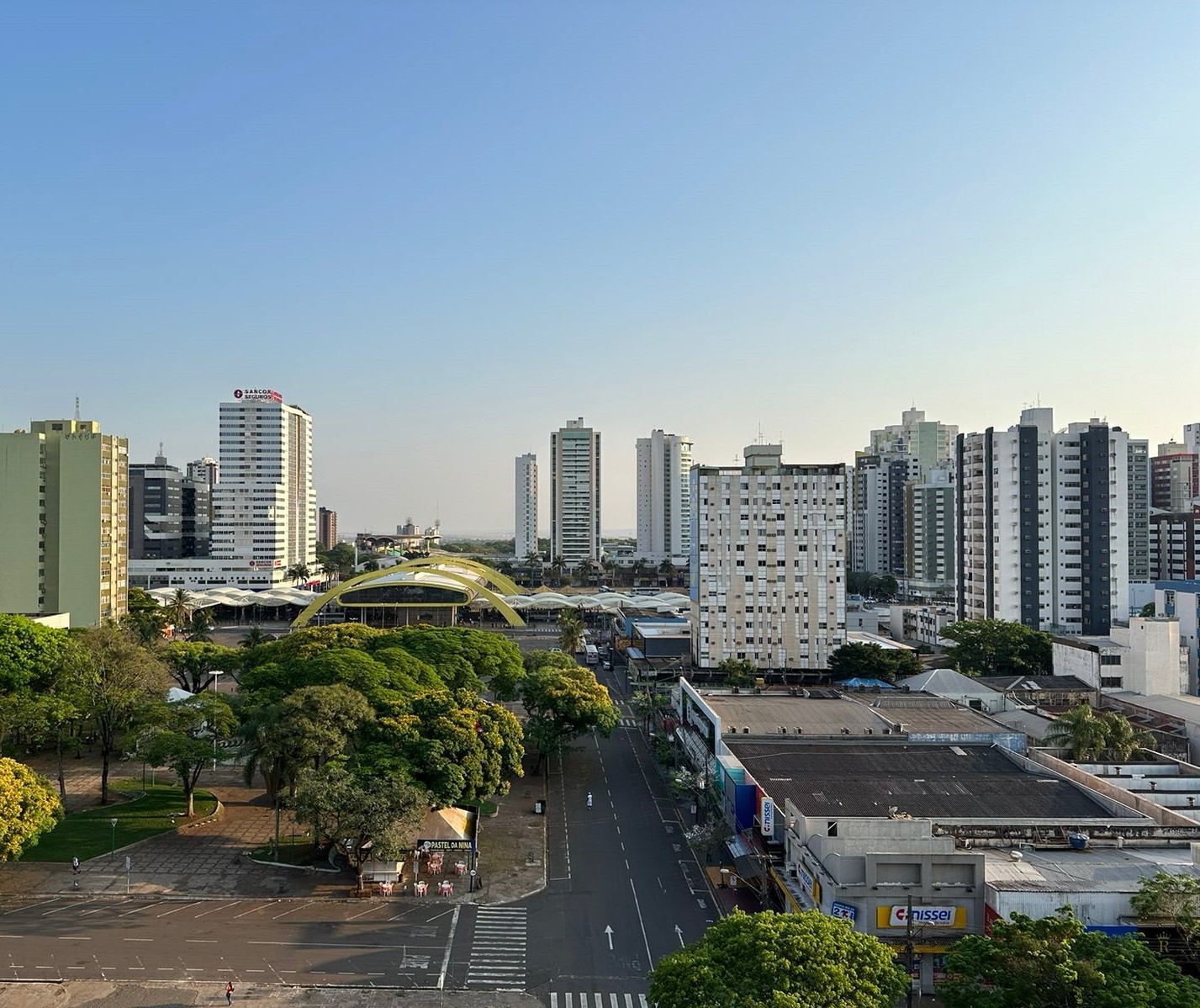 Tempo permanece quente e estável em Maringá nesta terça-feira (26)