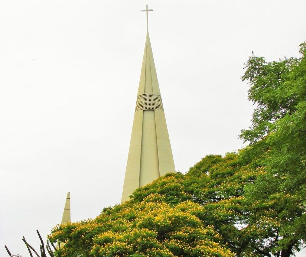 Semana começa nublada em Maringá