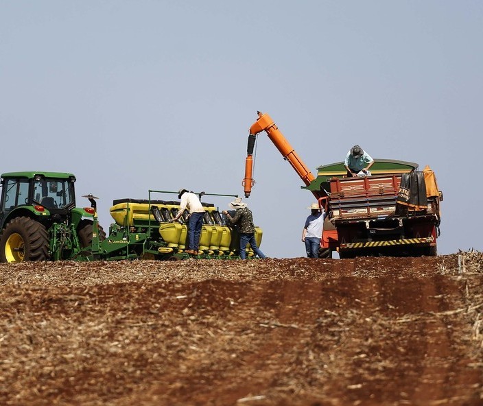 Ipea aumenta previsão de alta do PIB da agropecuária