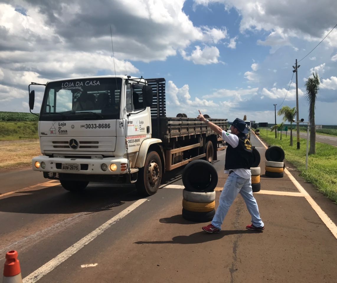 24 motoristas são autuados durante fiscalização de tacógrafos