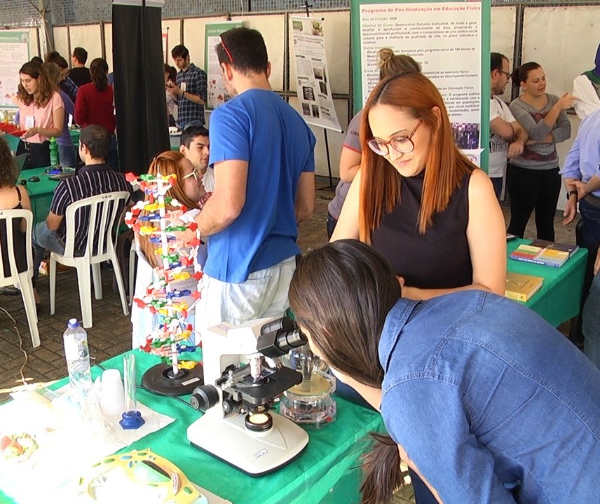 “UEM Na Praça” busca mostrar a universidade à população