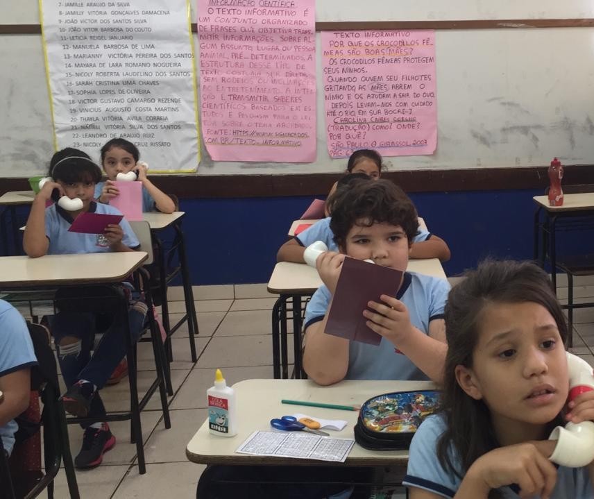 Escola aumenta nível de leitura e escrita dos alunos com ‘sussurrofone’