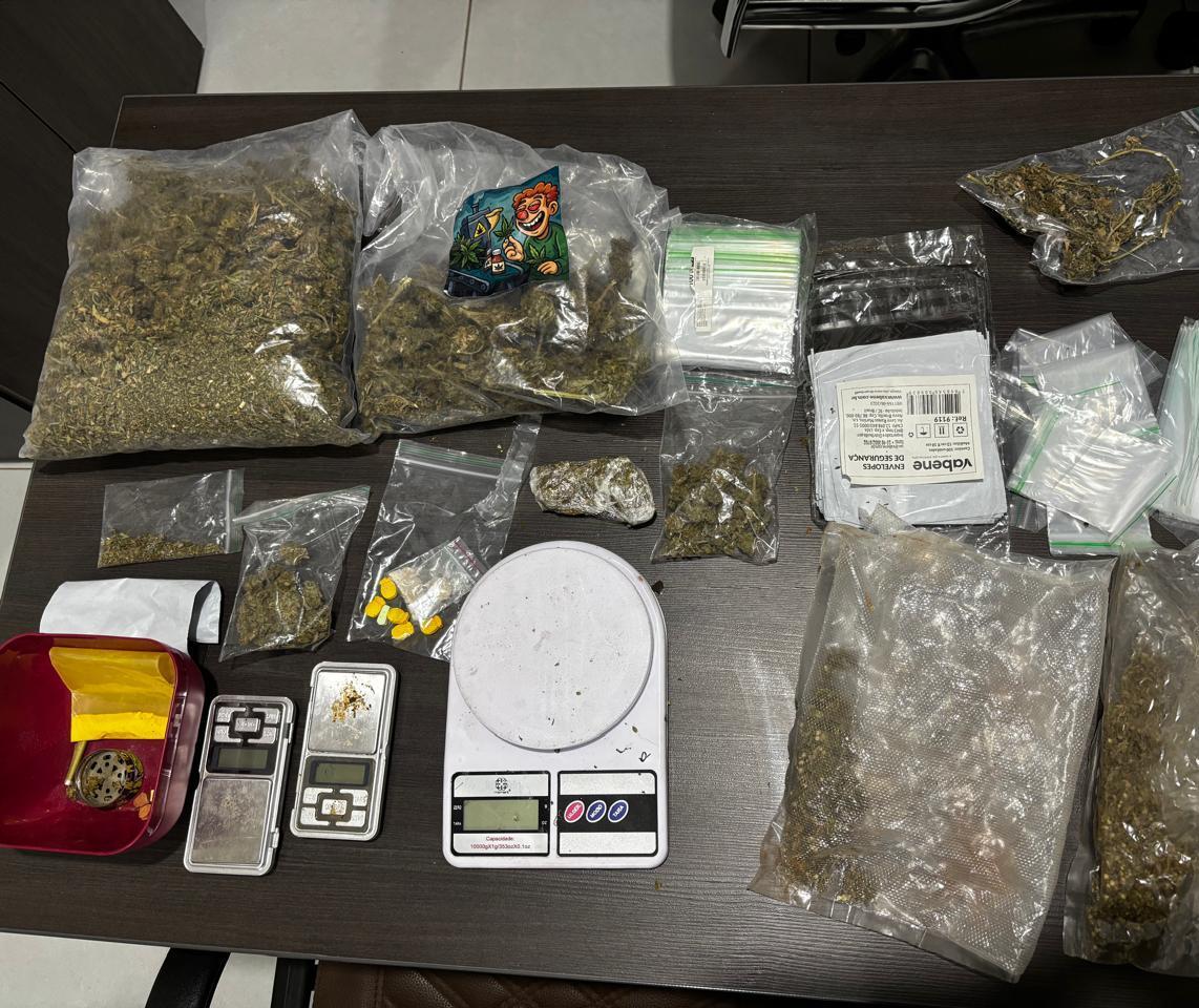 PC cumpre mandados e prende suspeito de tráfico ligado à ‘Tropa do Leroy’