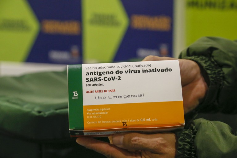 Paraná recebe 227.400 doses de vacinas nesta sexta-feira (26)