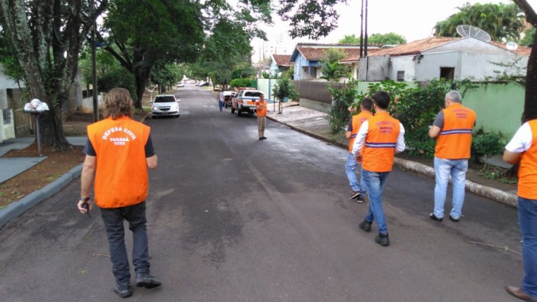 Voluntários da Defesa Civil mapeiam área de risco na baixada do Parque do Ingá