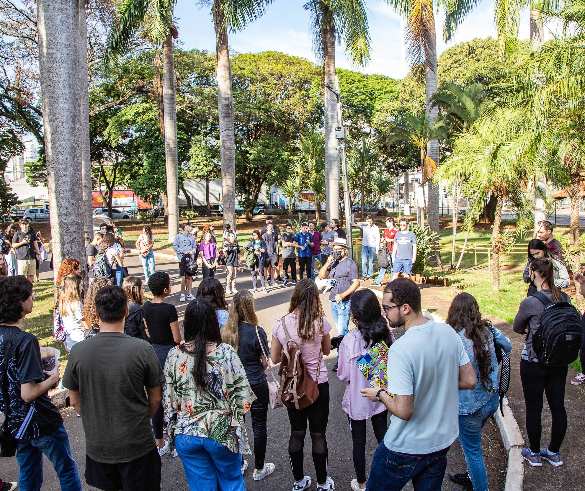 UEM recepciona novos alunos e abre inscrições para vagas remanescentes