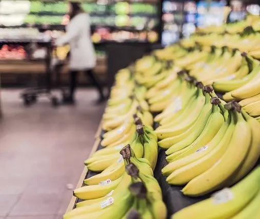 Mulher com Covid-19 é flagrada fazendo compras em supermercado