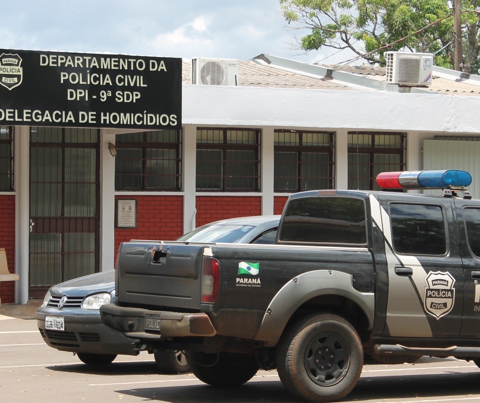 Acusado de atirar em casa de companheira de policial civil é preso