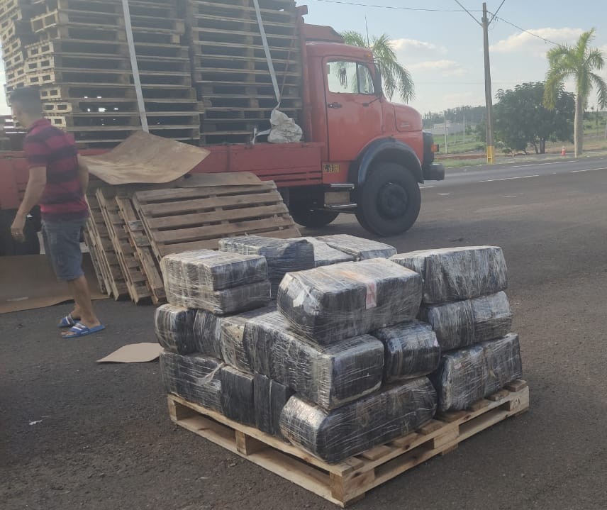 PRE apreende 636 quilos de maconha em Floresta