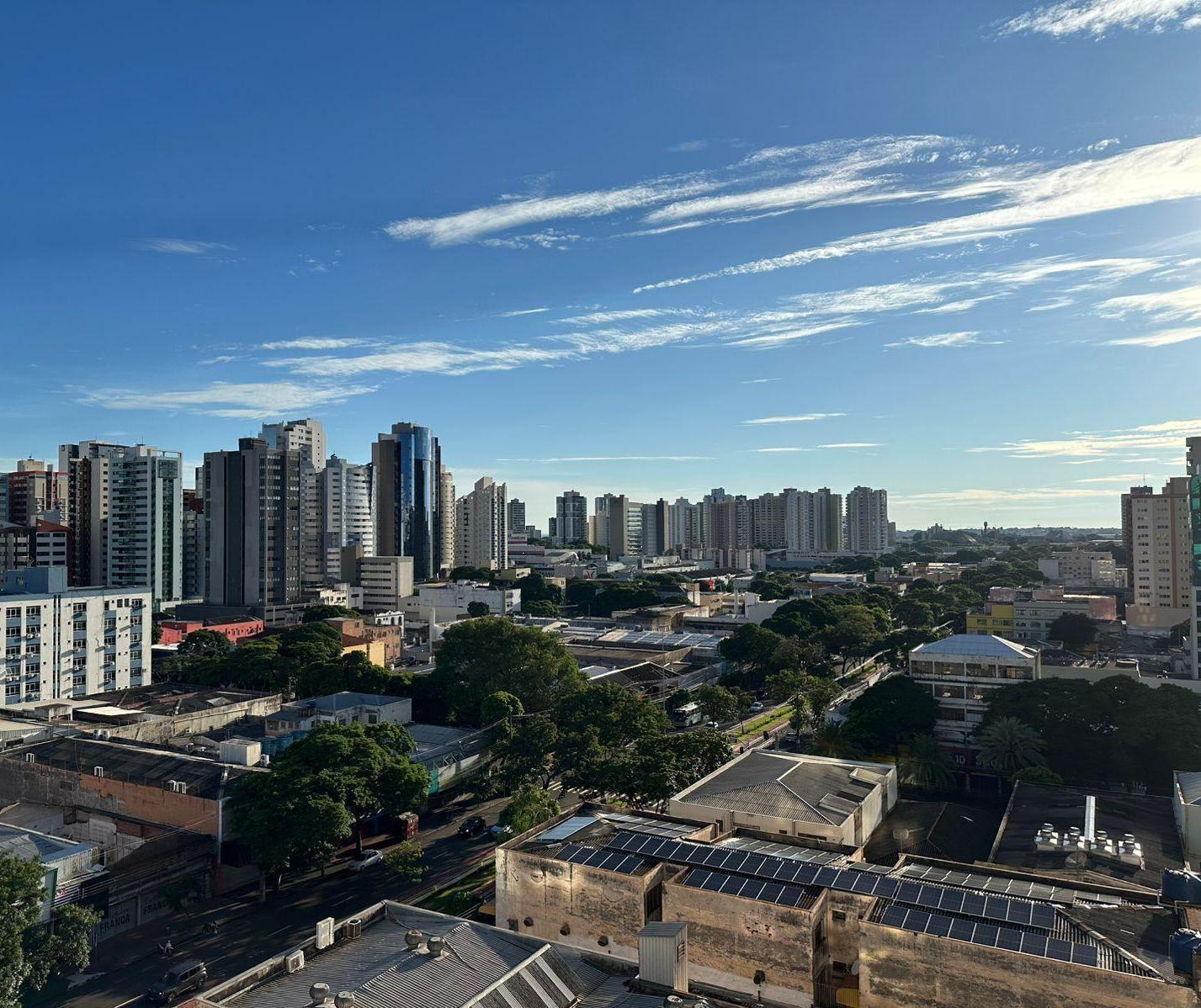 Dia ensolarado e sem chuva marca a quarta-feira (18) em Maringá