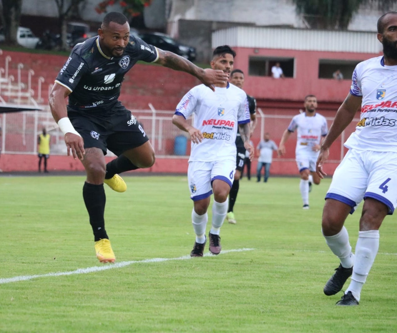 Aruko perde para o Foz e está na penúltima colocação no Paranaense