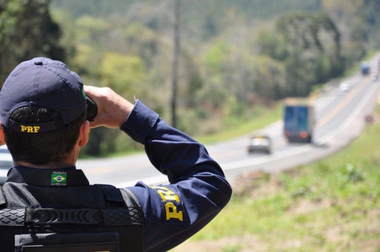 PRE e PRF começam operações de Natal