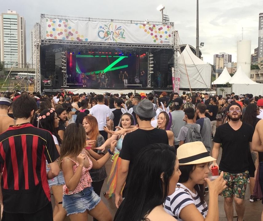 Famílias aprovam resgate do carnaval de rua em Maringá