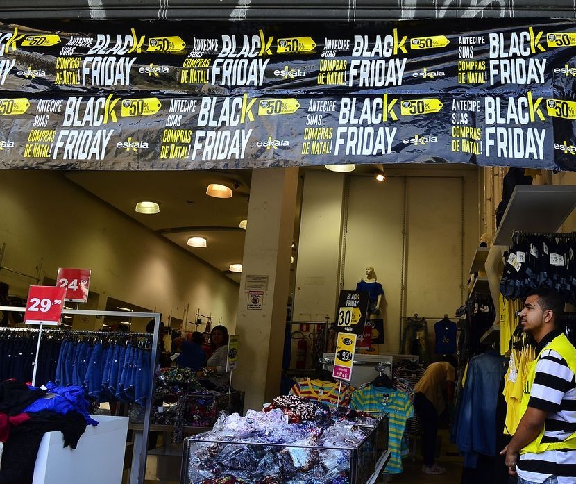 Ao que os consumidores devem se atentar para aproveitar os descontos da Black Friday?