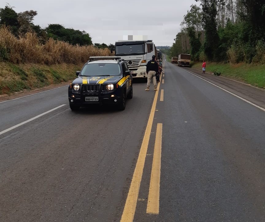 PRF apreende caminhão de 57 toneladas com mais de 10 infrações 