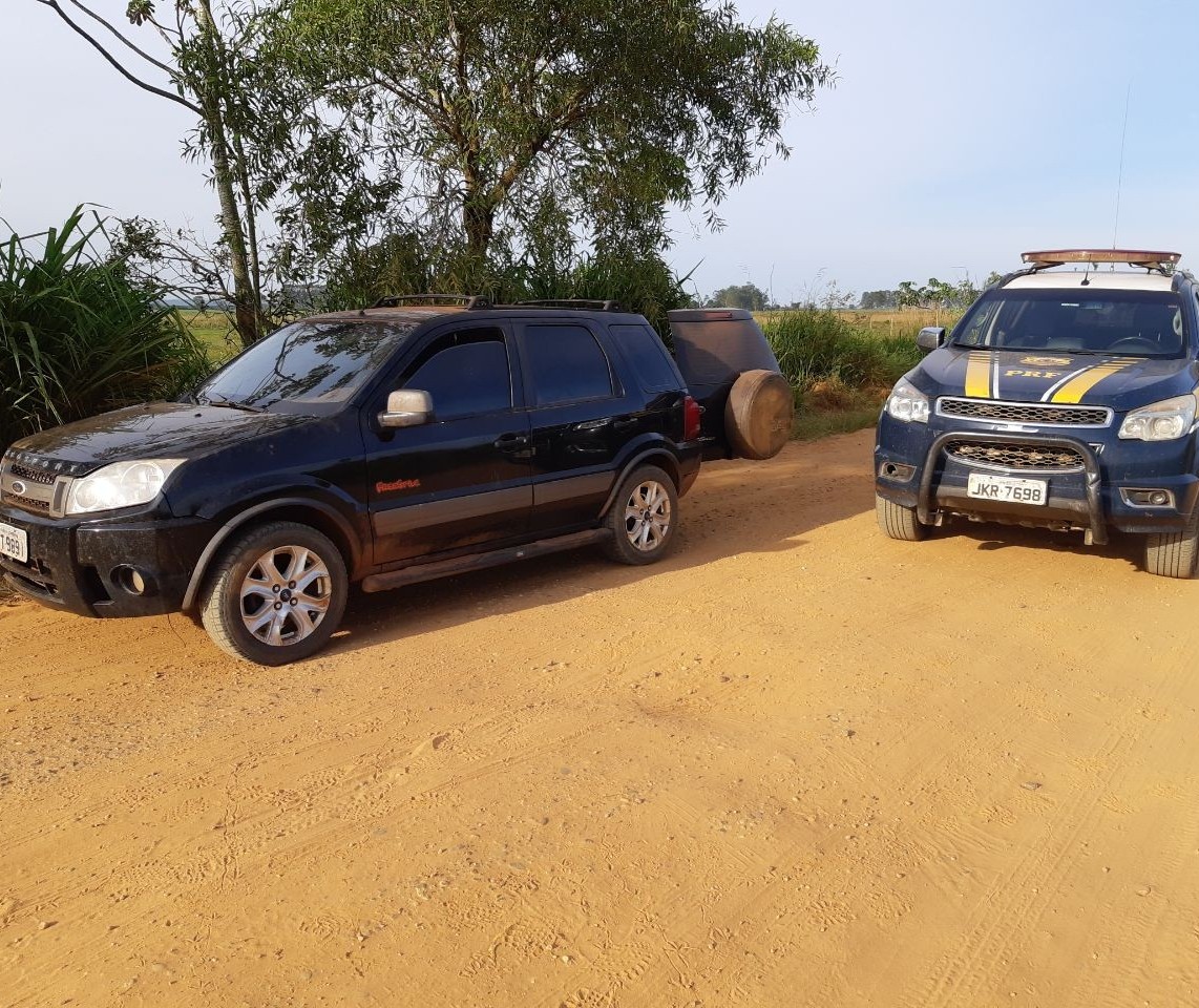 PRF apreende 145 quilos de maconha em Alto Paraíso 