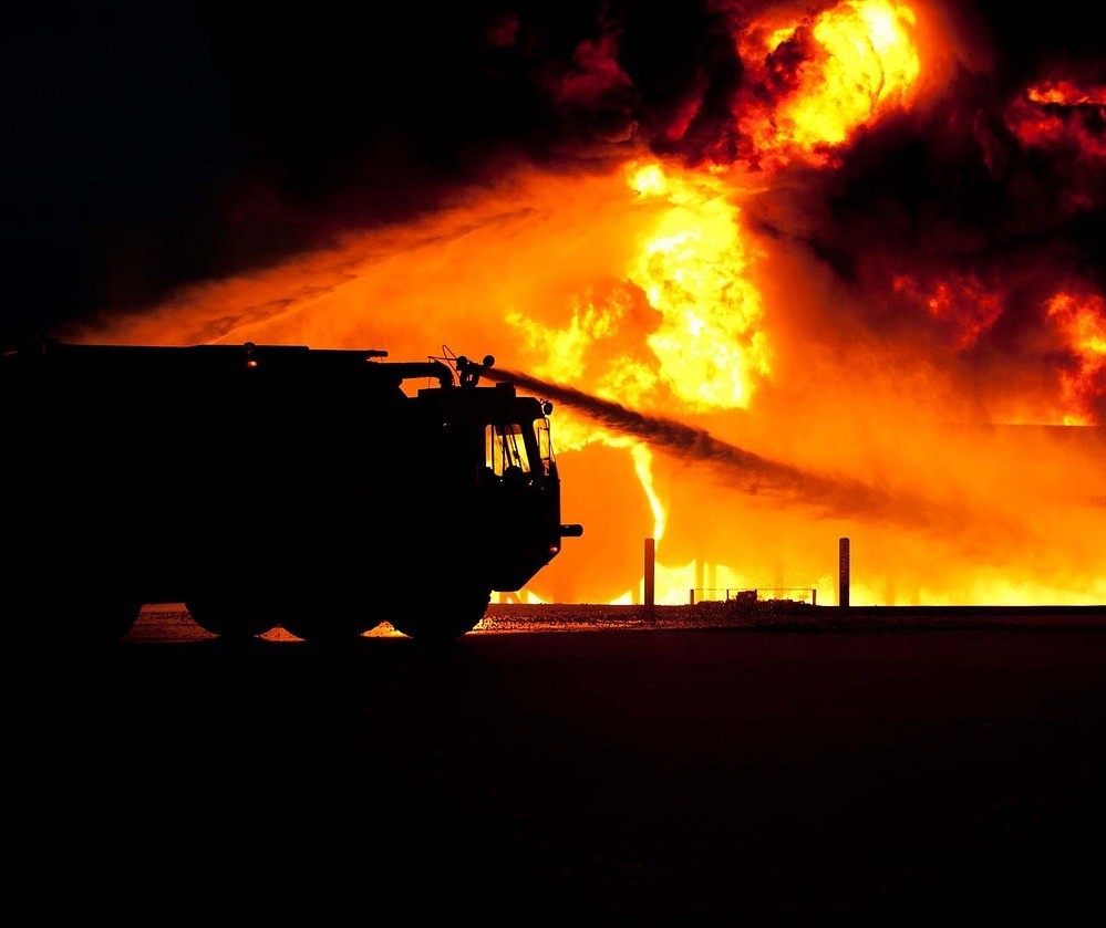 Incêndio em pátio da delegacia de Londrina foi doloso aponta perícia