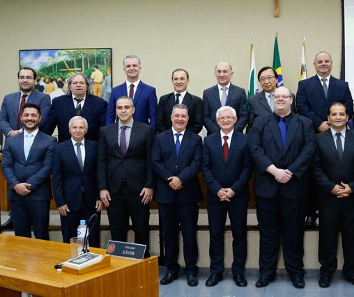 Suplentes tomam posse na Câmara de Maringá