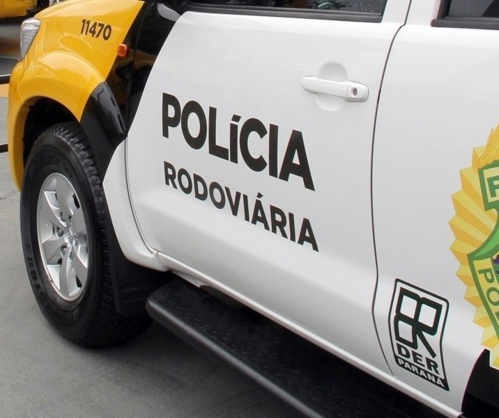 Motorista tenta ultrapassar ônibus e morre em acidente na PR-082