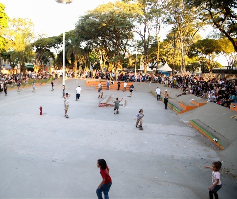 Skatistas maringaenses promovem ‘Abraço Radical’ pela vida