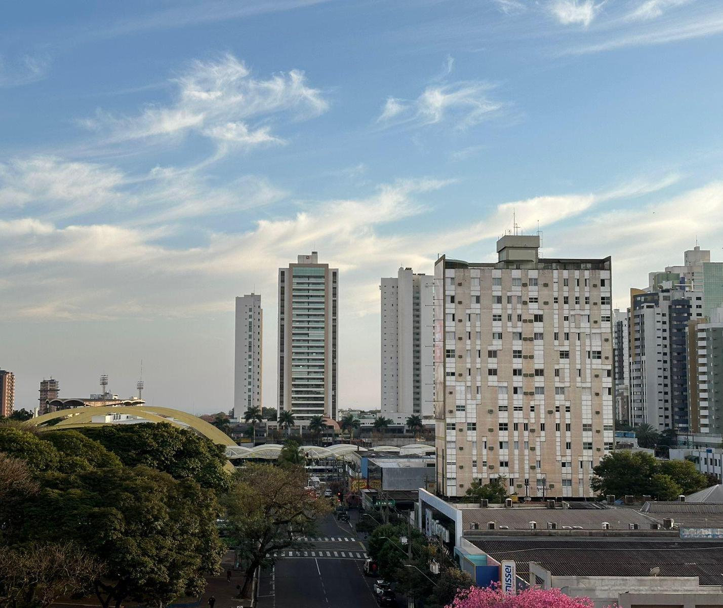Terça-feira (19) será de tempo firme em Maringá; quarta (20) pode ter chuva leve