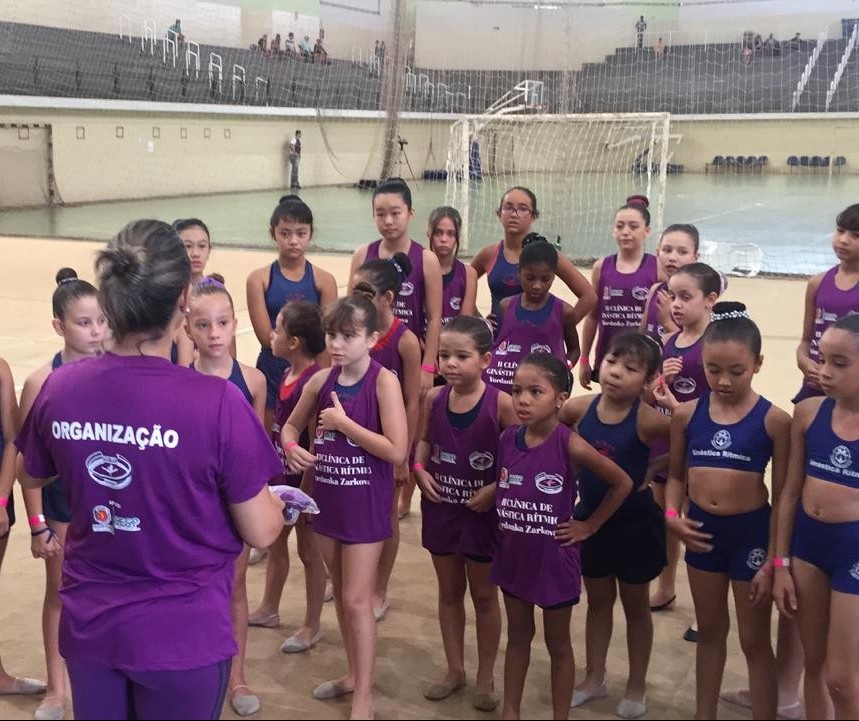 Técnica búlgara ministra clínica de ginástica rítmica em Maringá