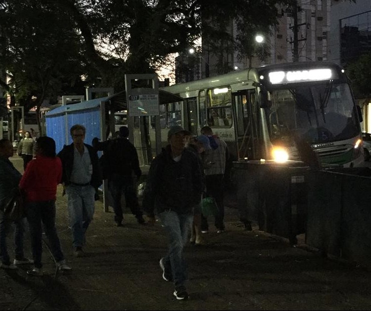 Confira os reflexos da paralisação dos caminhoneiros em Maringá