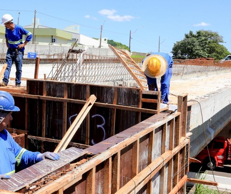 Viadutos "pernetas" do Contorno Norte podem sofrer atrasos na entrega