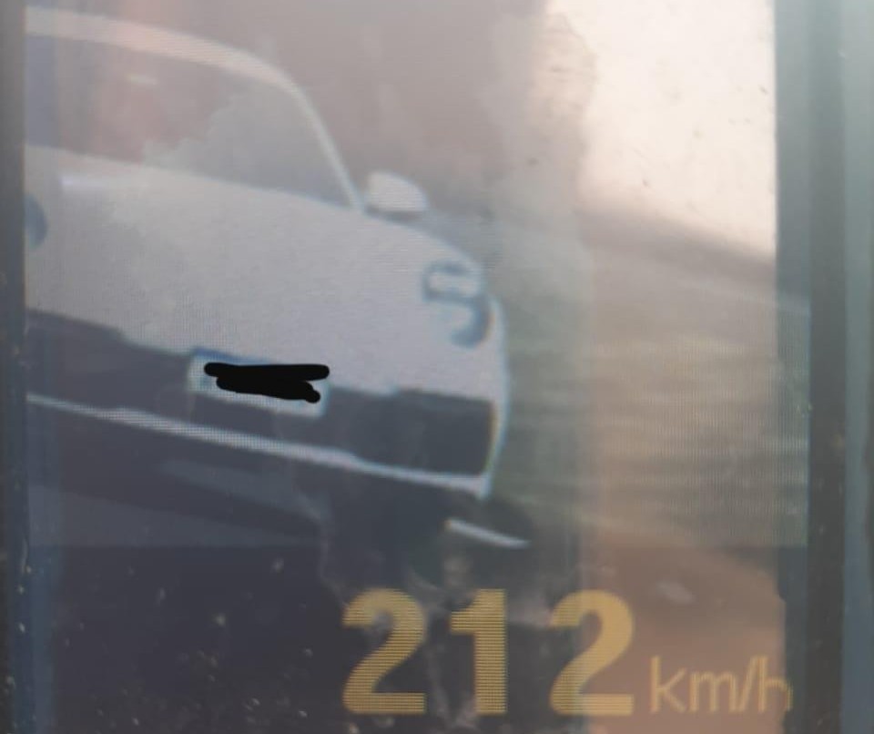 Carro a 212 km/h é flagrado pela fiscalização na PR-317