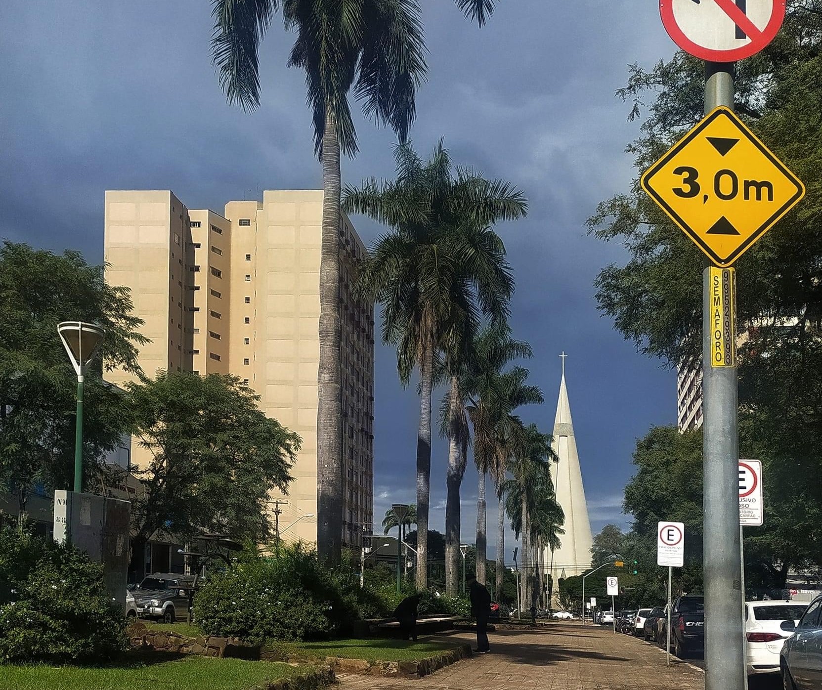 Frente fria avança pelo Paraná e pode provocar chuva em Maringá nesta sexta-feira (17)