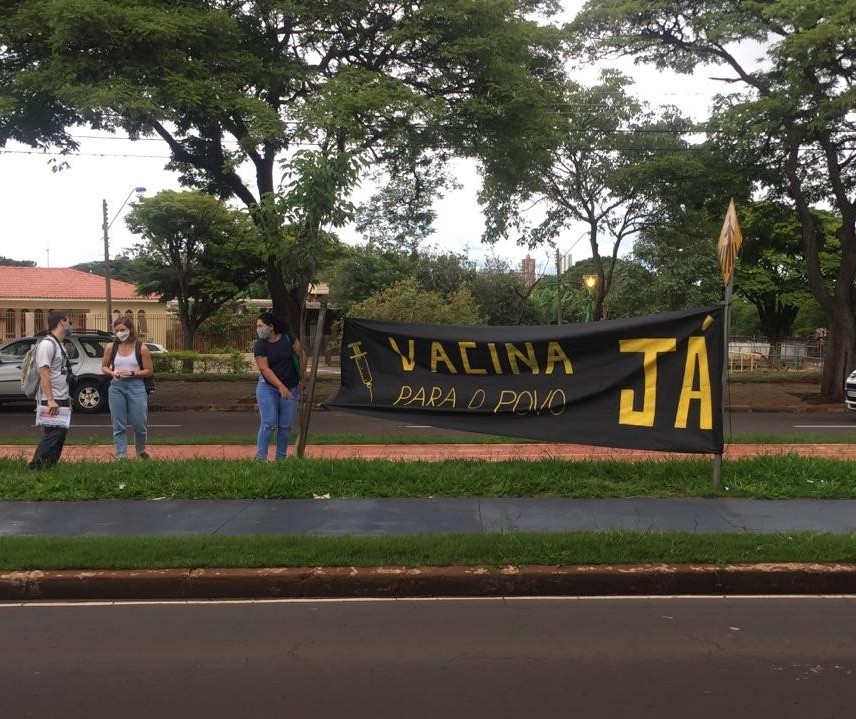 Carreata em Maringá pede ‘vacina já’ para todos