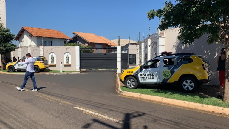 Mais uma vez, manifestantes contra “lockdown” vão para a porta da casa do prefeito