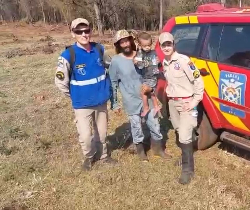 Localizado menino de dois anos que se perdeu em área de mata