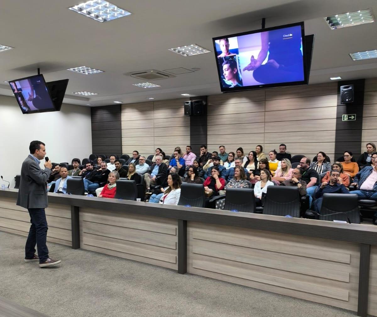 Felicidade é tema de palestra da ADVB Paraná