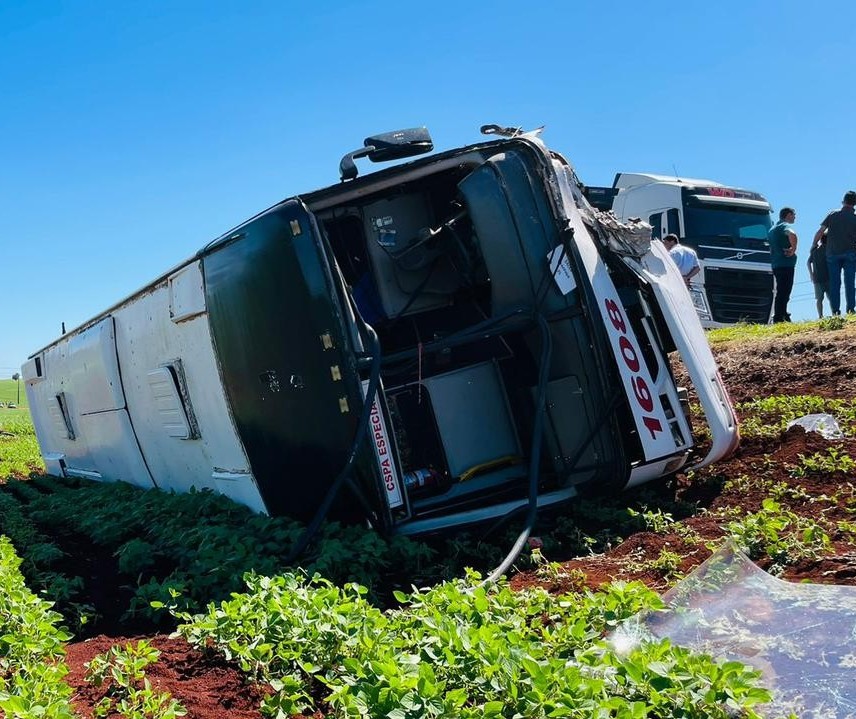 Uma pessoa morre e outras seis ficam feridas em acidente na BR-369, em Juranda 