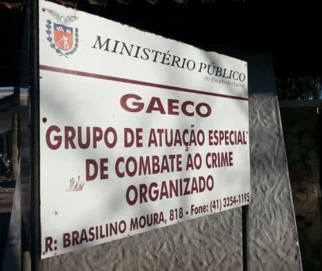 Prefeito, acusado de fraudes em licitação, é afastado do cargo