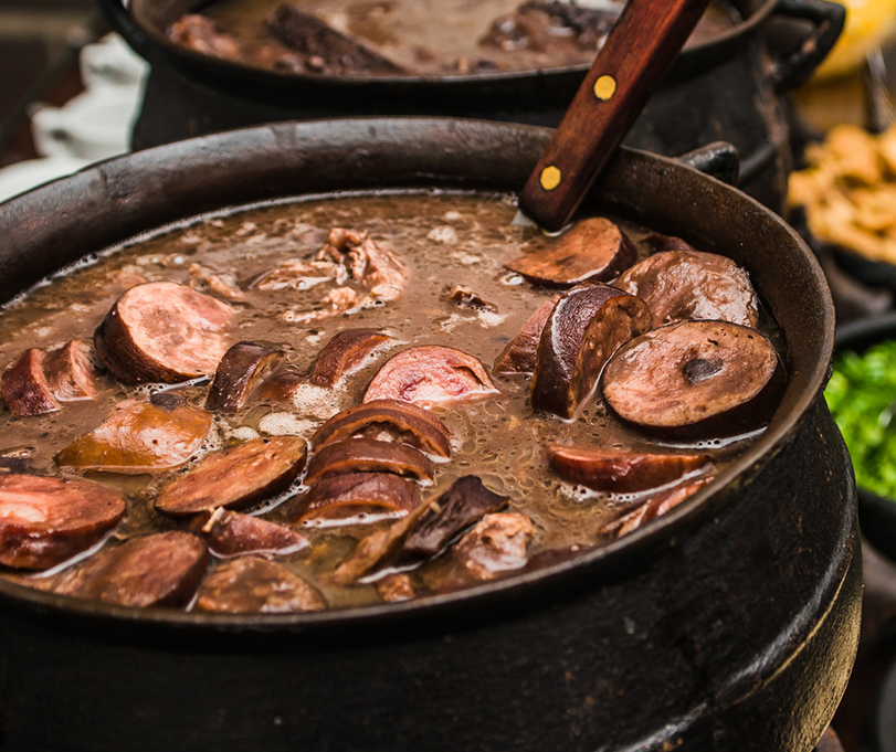 Lar Escola da Criança de Maringá realiza feijoada beneficente 