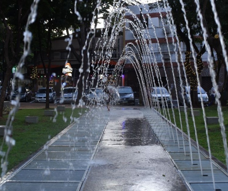 Horário de funcionamento dos chafarizes da Praça Napoleão Moreira da Silva é ampliado