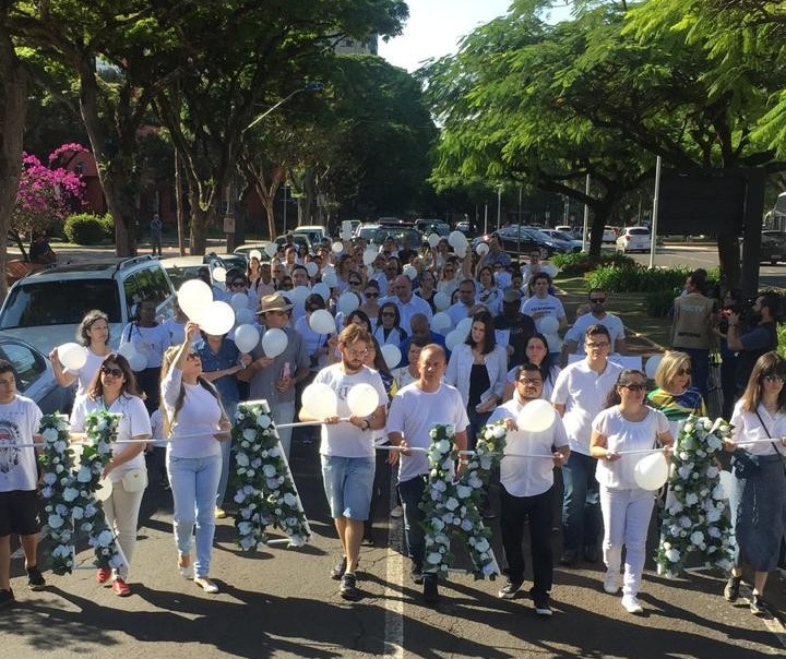 Maringá tem passeata pela paz