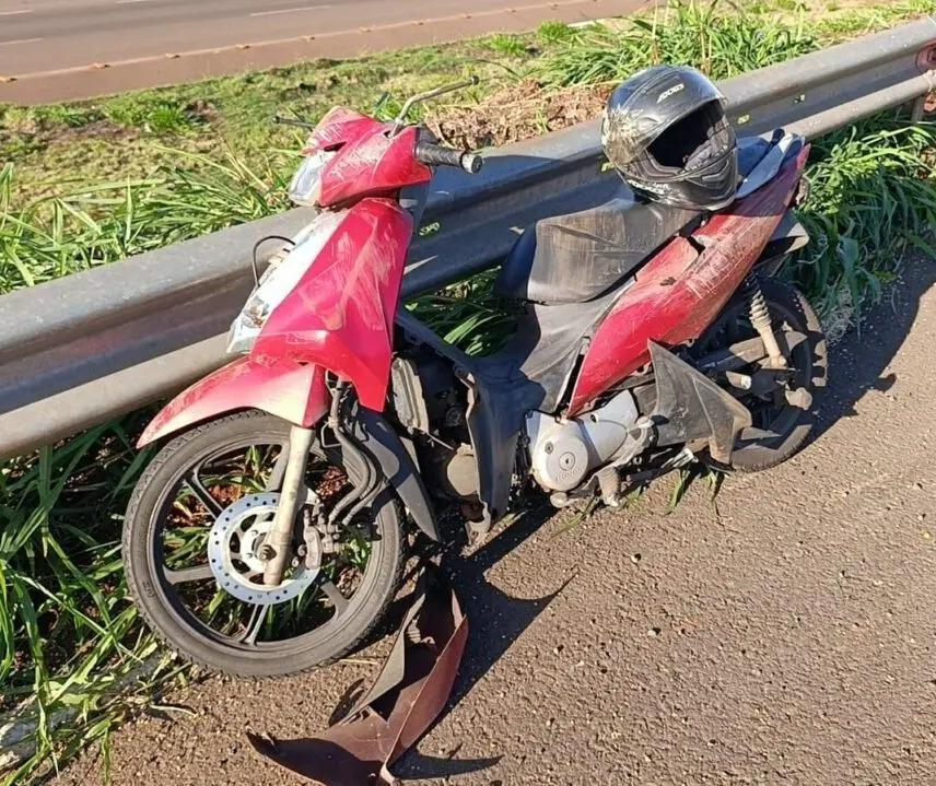 Motociclista é socorrido em estado grave após acidente na PR-323, em Maringá