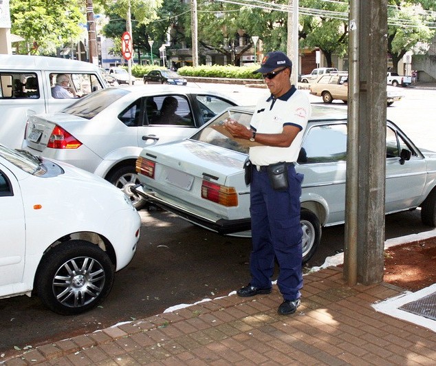 MP exige vagas especiais de estacionamento para autistas em Maringá