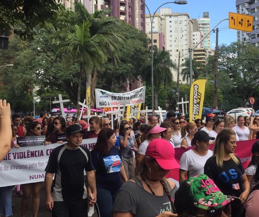 Dia Internacional da Mulher é celebrado com caminhada